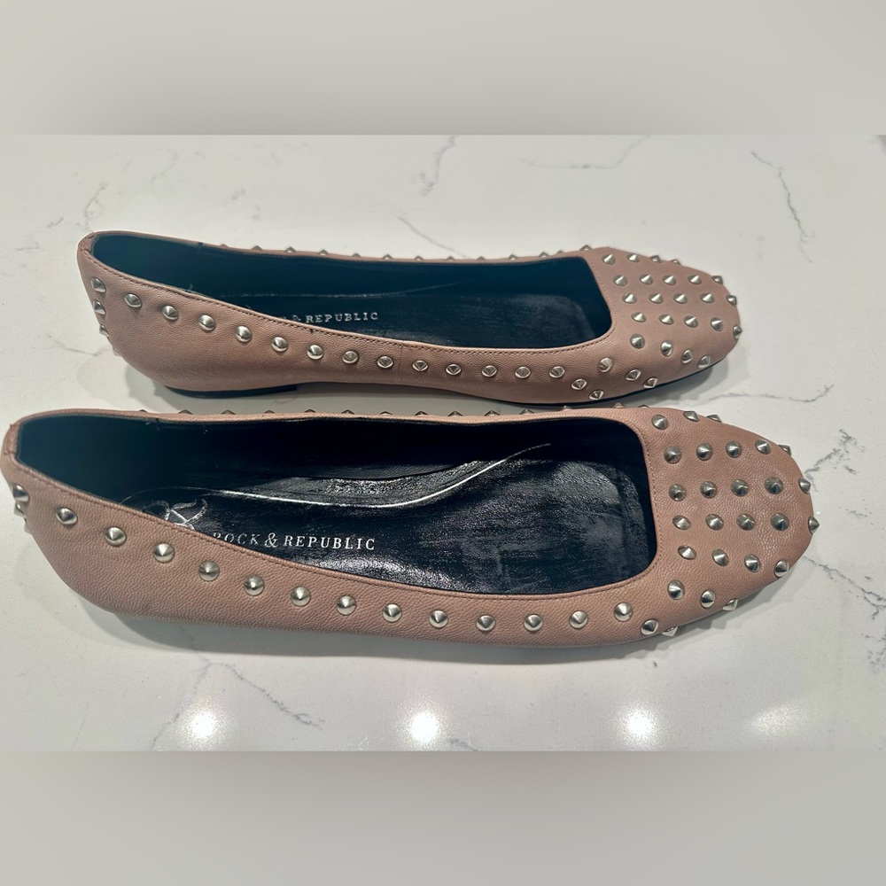 Rock & Republic Tan Studded Ballet Flats - size 8 - Picture 4 of 6